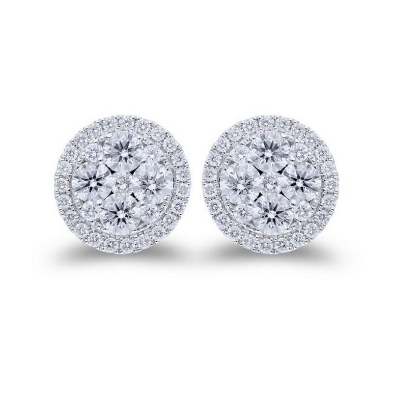 Peso totale dei diamanti: immergiti nel fascino dei Moonlight Round Cluster Earring Studs, con un impressionante totale di 1,75 carati di diamanti. Questa coppia è impreziosita da un grappolo di 70 diamanti rotondi meticolosamente disposti, ciascuno