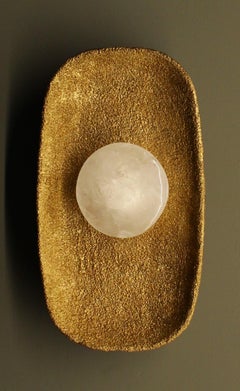 Applique Moonlight con quarzo bianco e dettagli in patina dorata di Aver