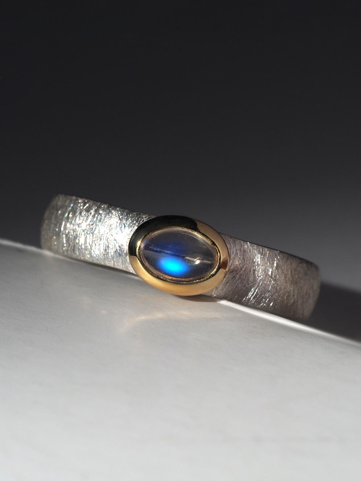 Pietra di luna AAA+ Anello d'argento Pietra di luna naturale di alta qualità regalo per la moglie in vendita 2