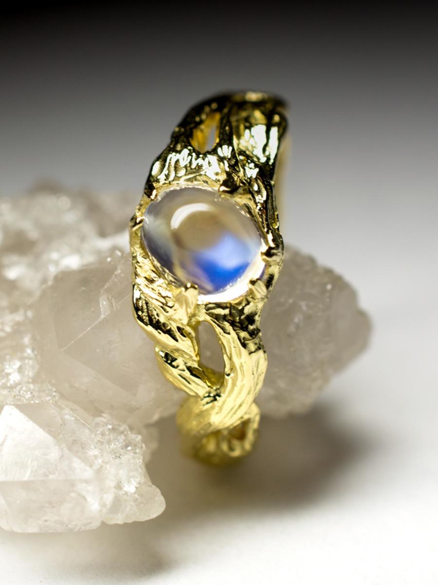 Cabochon Moonstone Adularia Yellow Gold Ring Natural For Sale