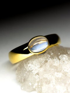 Moonstone Adularia Gold Ring Pearly White Cabochon Stone