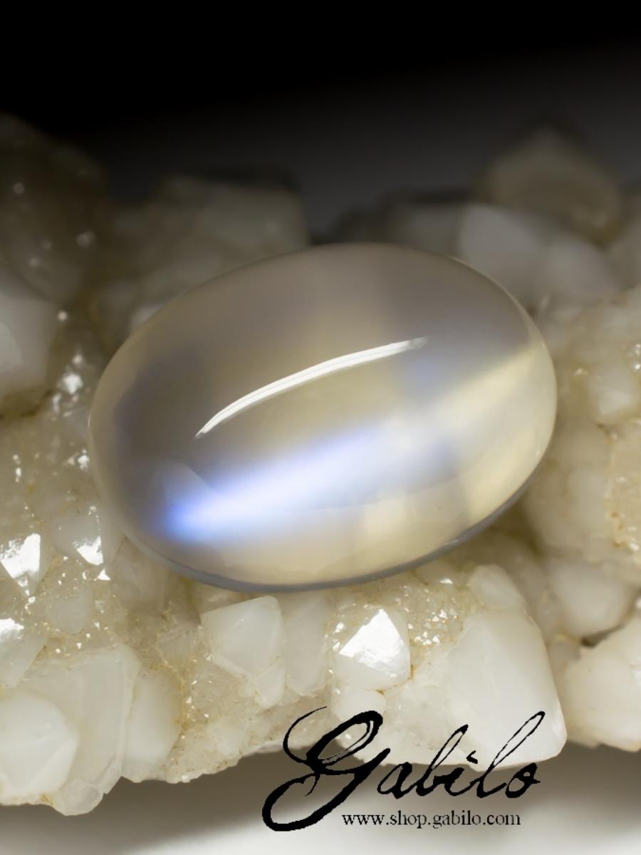 Natural Moonstone Adularia fine quality cabochon

moonstone origin - Sri Lanka

stone measurements - 0.31 х 0.55 х 0.75 in / 8 х 14 х 19 mm

stone weight - 15.33 carats
