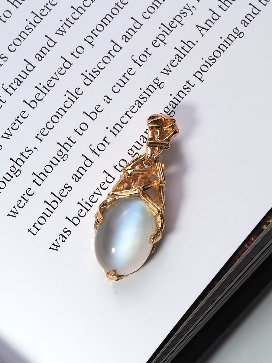 14K yellow gold pendant with natural Moonstone
moonstone origin - India
stone measurements - 0.24 x 0.39 x 0.59 in / 6 х 10 х 15 mm
stone weight - 7.10 carats
pendant length - 1.22 in / 31 mm
pendant weight - 4.51 grams

Ribbons collection


LAYAWAY