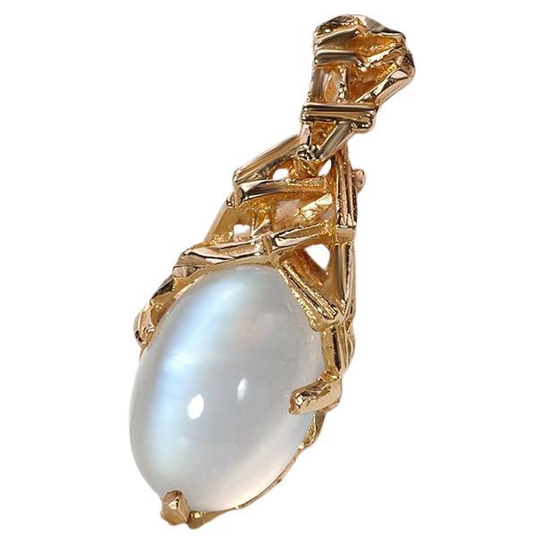 Moonstone Adularia Yellow Gold Pendant White Oval Cabochon Unisex en vente