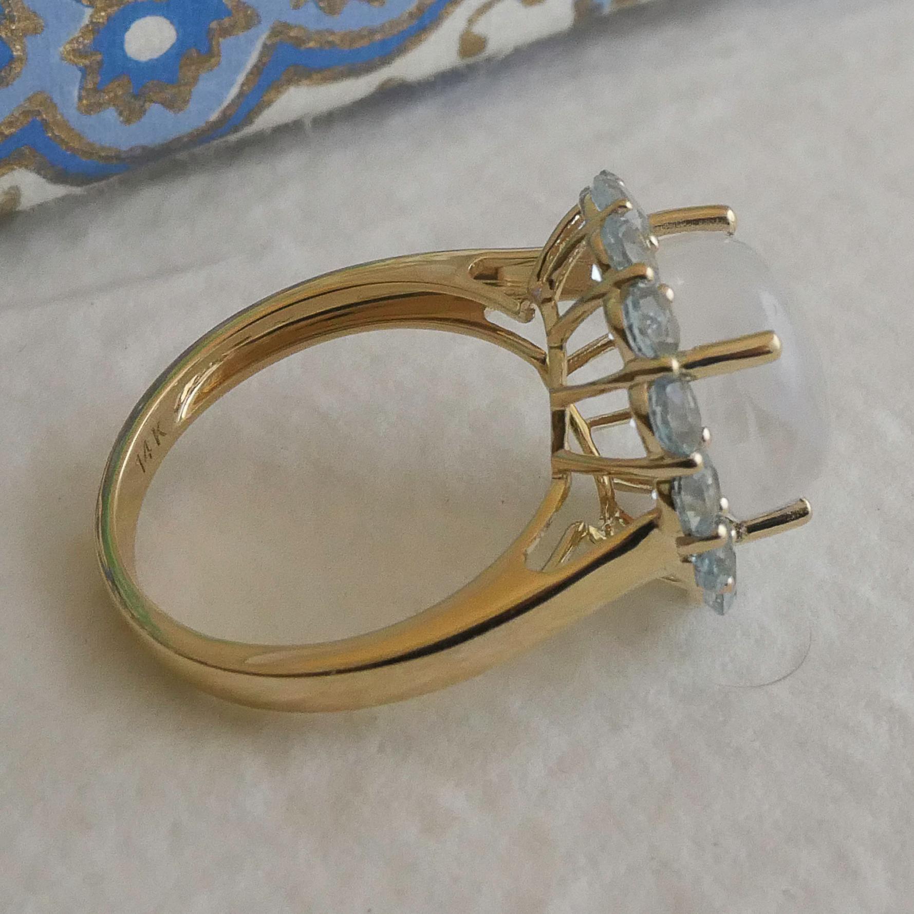 Pierre de lune et topaze bleue or jaune 14 carats  Bague taille 7 Neuf - En vente à Oslo, 03