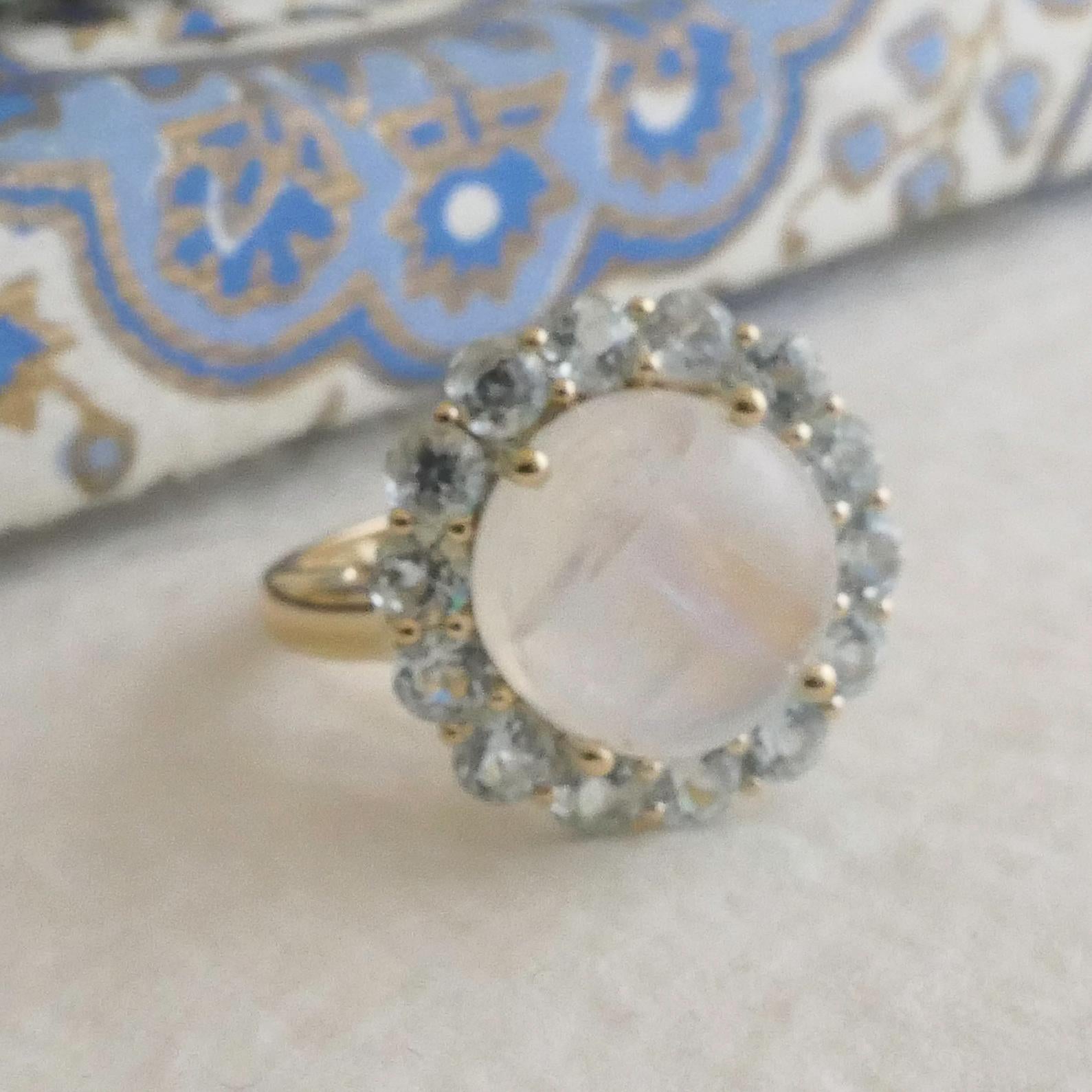 Pierre de lune et topaze bleue or jaune 14 carats  Bague taille 7 en vente 3