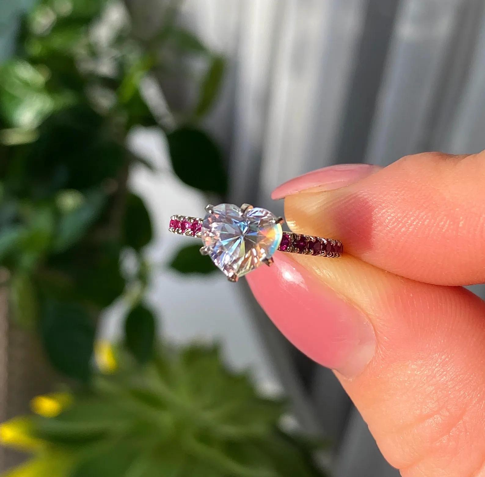 Bague en or blanc 14 carats, pierre de lune et rubis, 7US, certifié en vente 1