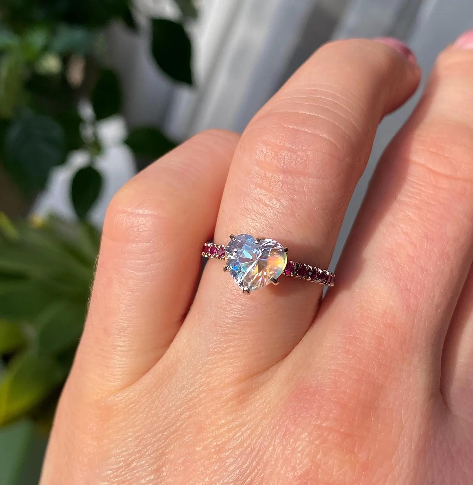 Bague en or blanc 14 carats, pierre de lune et rubis, 7US, certifié en vente 2