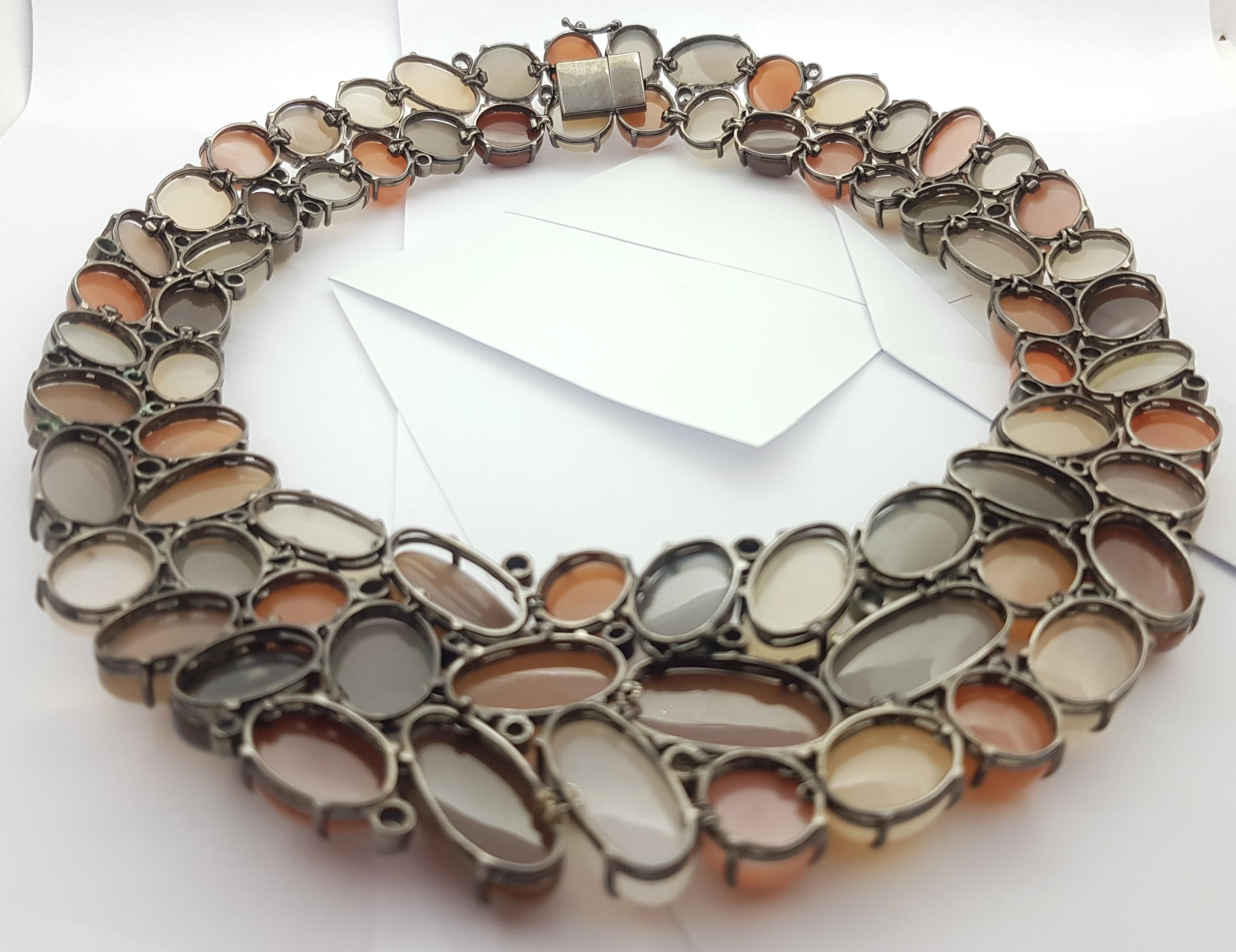 Halskette mit Mondstein und weißem Saphir in Silberfassung (Gemischter Schliff) im Angebot