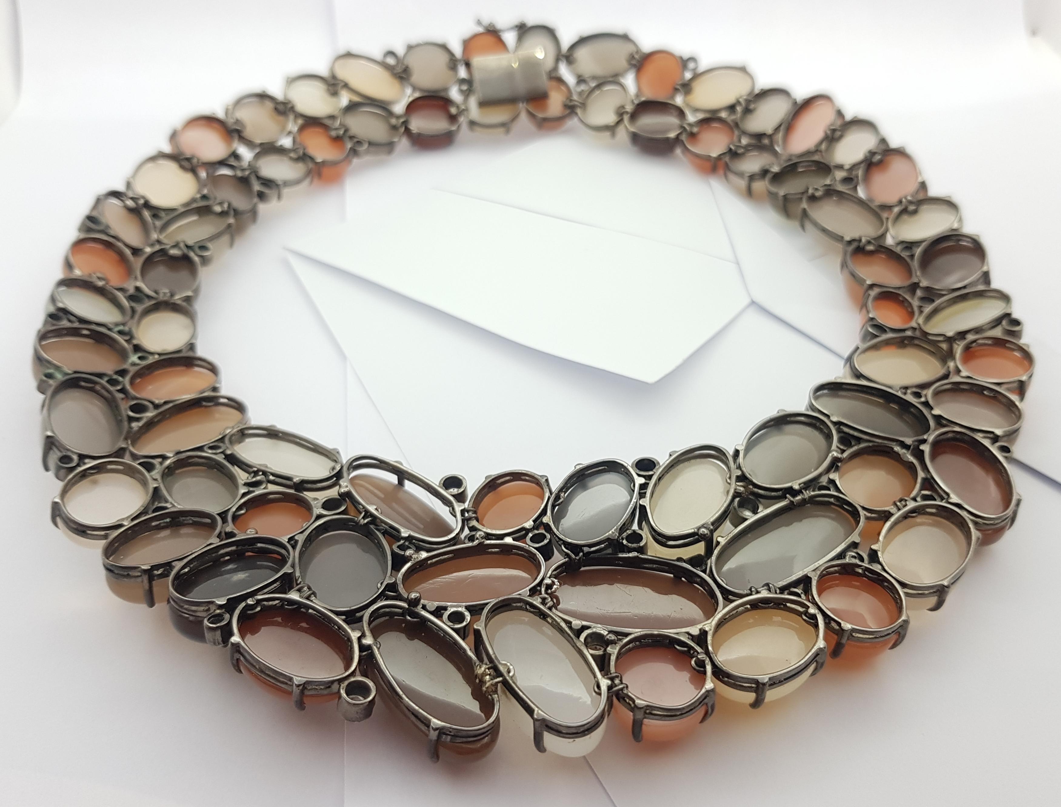 Halskette mit Mondstein und weißem Saphir in Silberfassung im Zustand „Neu“ im Angebot in Dusit, 10