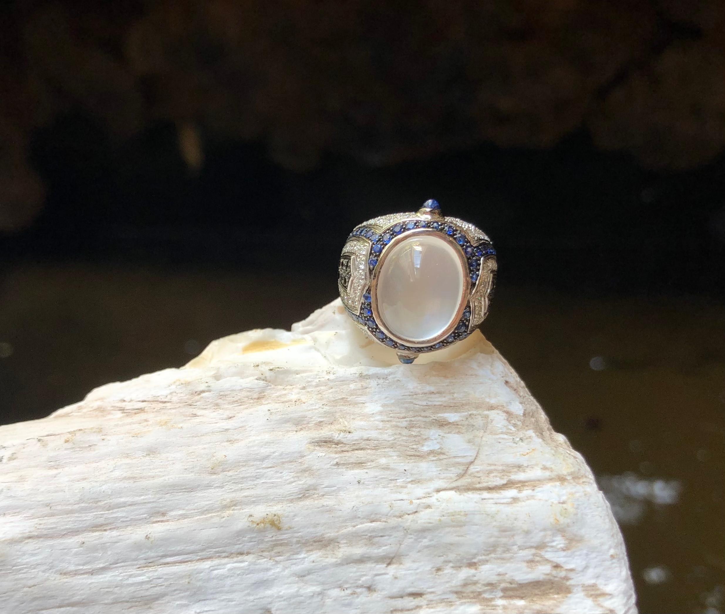 Moonstone, Blue Sapphire, Diamond and Black Diamond Ring in 18 Karat White Gold For Sale 4