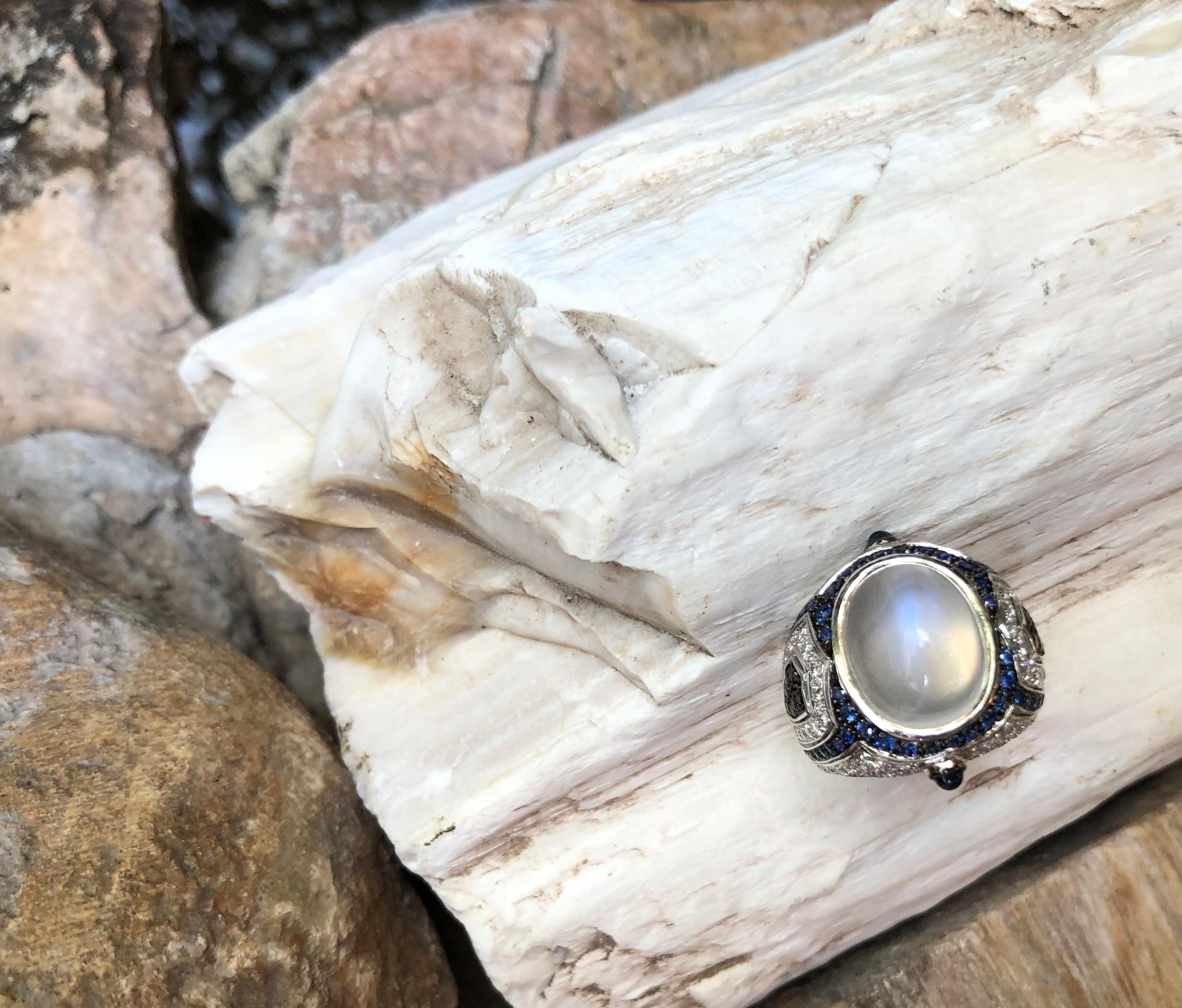 Women's or Men's Moonstone, Blue Sapphire, Diamond and Black Diamond Ring in 18 Karat White Gold For Sale