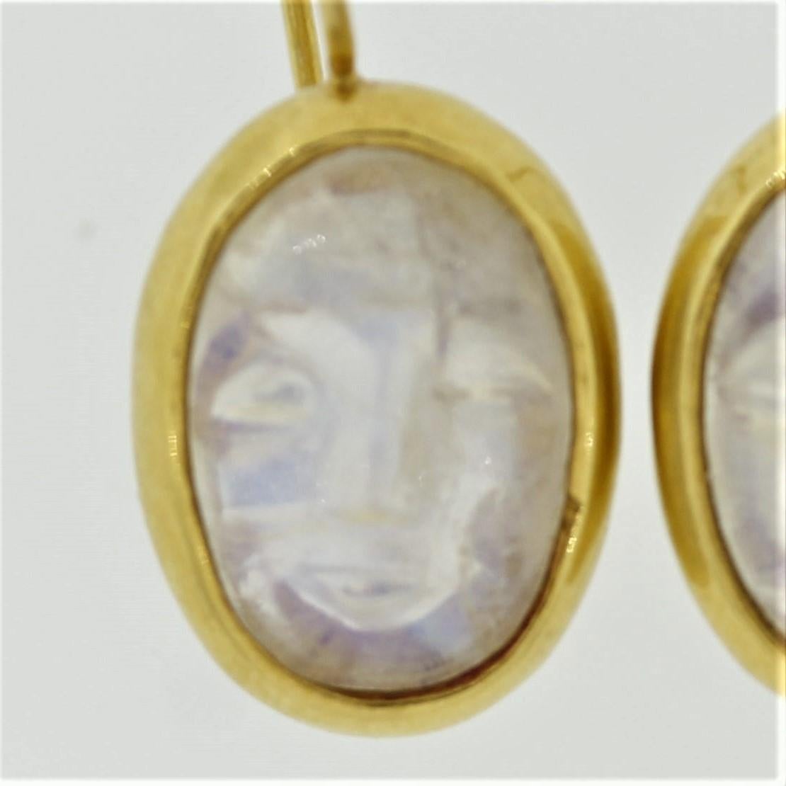 Moonstone Cameo Gold Earrings In Excellent Condition For Sale In Beverly Hills, CA