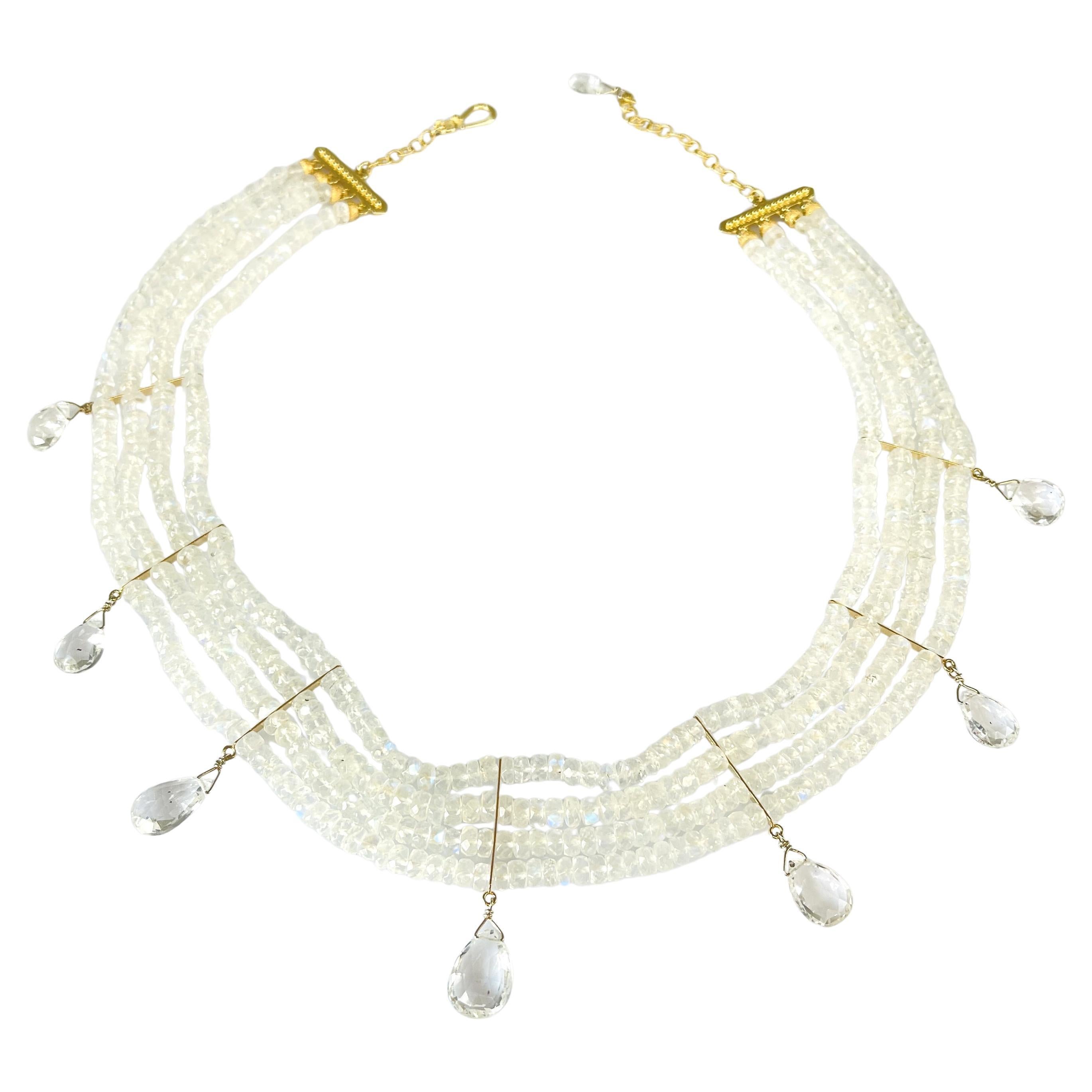 Collana nuziale con girocollo in pietra di luna e accenti in oro giallo in vendita