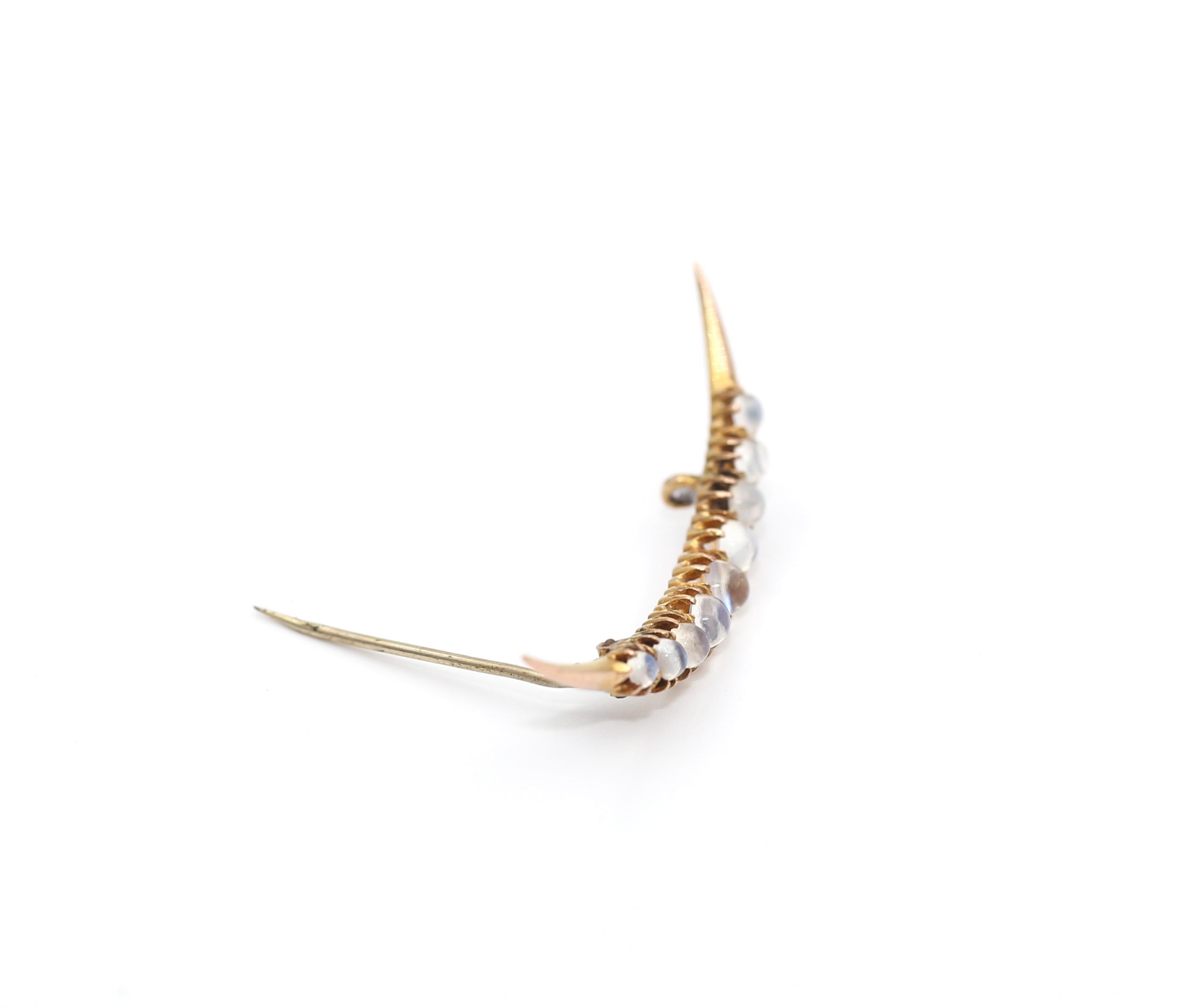 Moonstone Crescent Moon Brooch Yellow Gold, 1900 In Good Condition For Sale In Herzelia, Tel Aviv