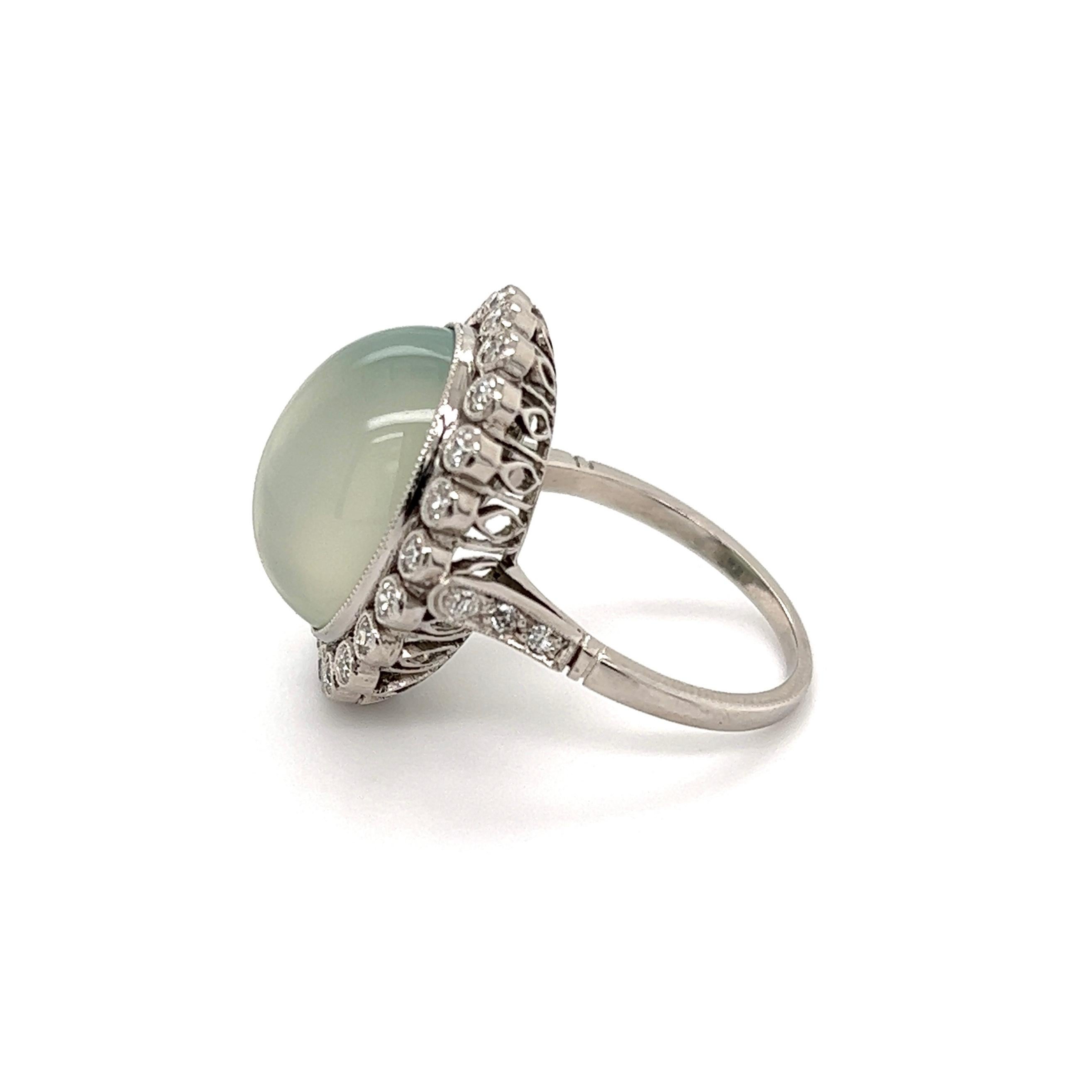 8.92 Carat Moonstone Diamond Art Deco Platinum Ring Estate Fine Jewelry In Excellent Condition For Sale In Montreal, QC