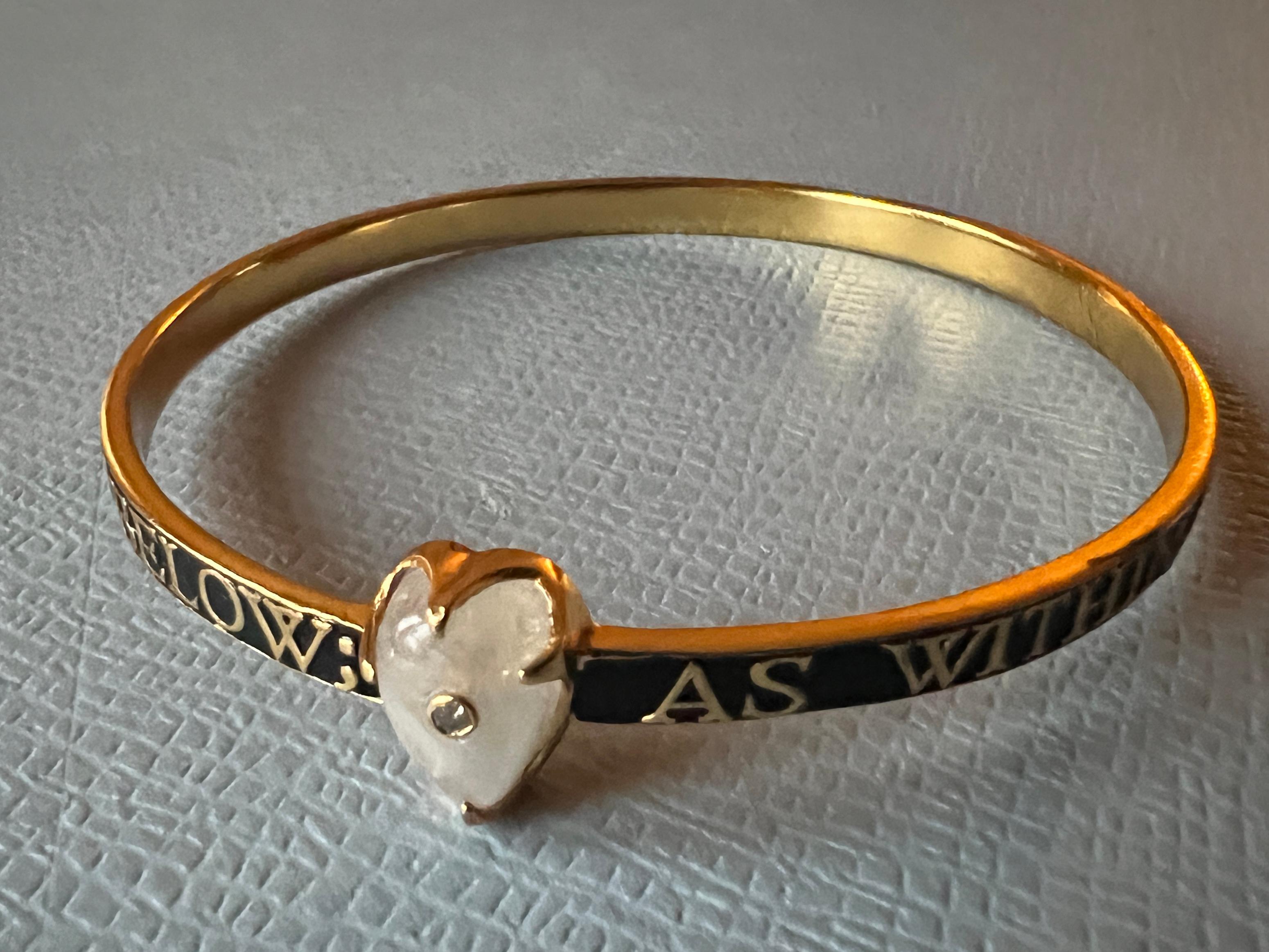 Bracciale con diamanti in pietra di luna Bracciale con cuore in smalto nero in vendita 2