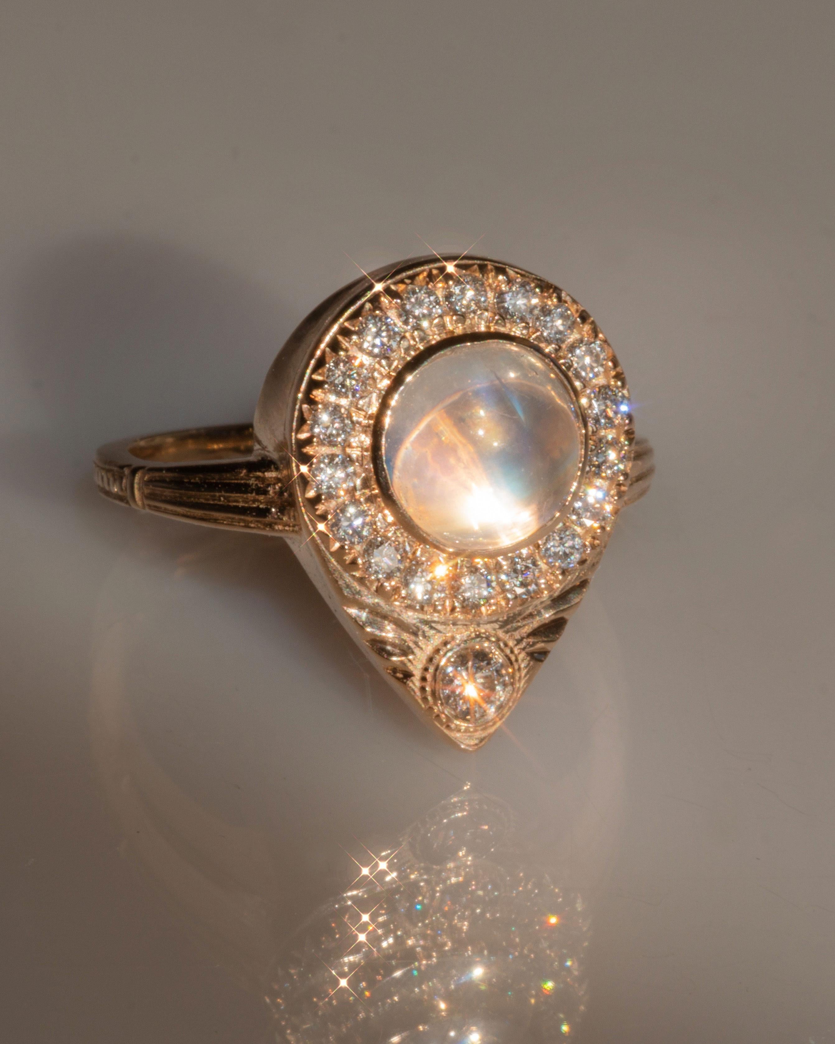 Im Angebot: Mondstein Diamant Ghostwriter Pave Ouija Planchette-Ring () 12