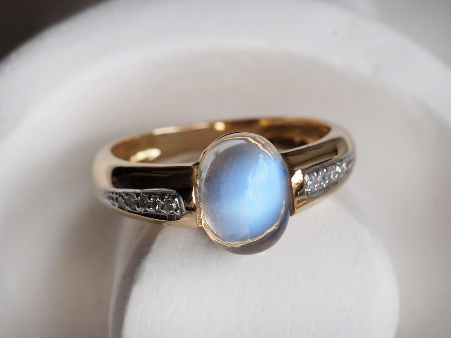 14K yellow gold ring with natural adularia moonstone highest jewelry quality and diamonds

moonstone origin - India

stone measurements - 0.16 x 0.28 x 0.39 in / 4 x 7 x 10 mm

stone weight - 2.06 carats

10 diamonds round cut 17