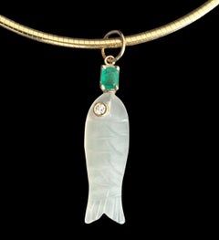Mondstein Fisch Pensant mit Diamant, Smaragd & 14k Gold