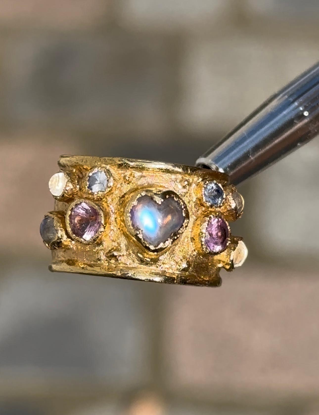 Leto Lama Moonstone Heart Cigar Ring with Sapphires 18 Ct Gold For Sale 1