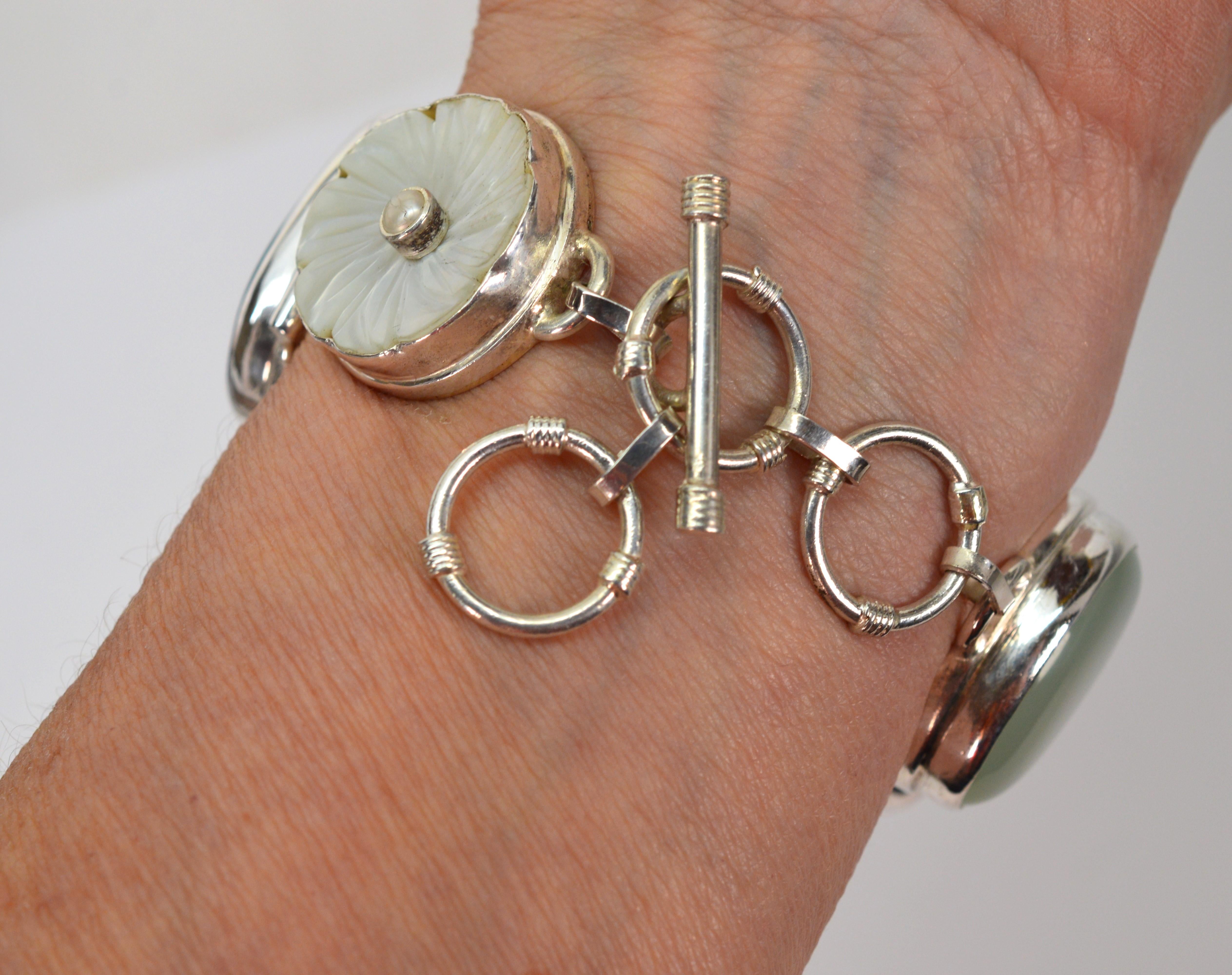 Moonstone Mother of Pearl Sterling Silver Link Vintage Bracelet In Good Condition In Mount Kisco, NY