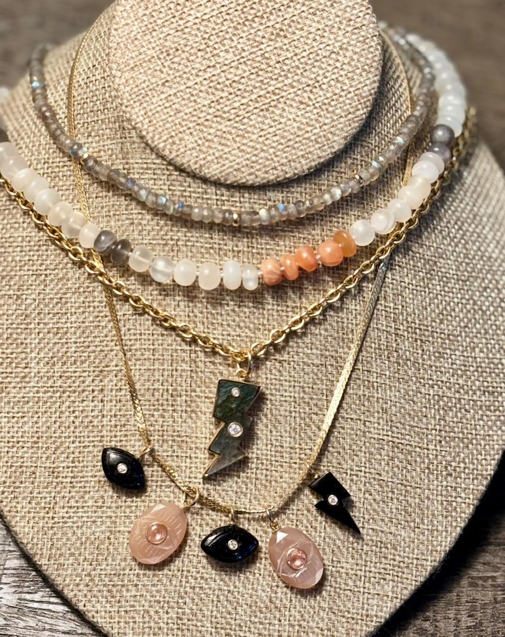 COLLAR DE PIEDRA DE LUNA, Piedra de luna multicolor y oro de 14k en venta 2