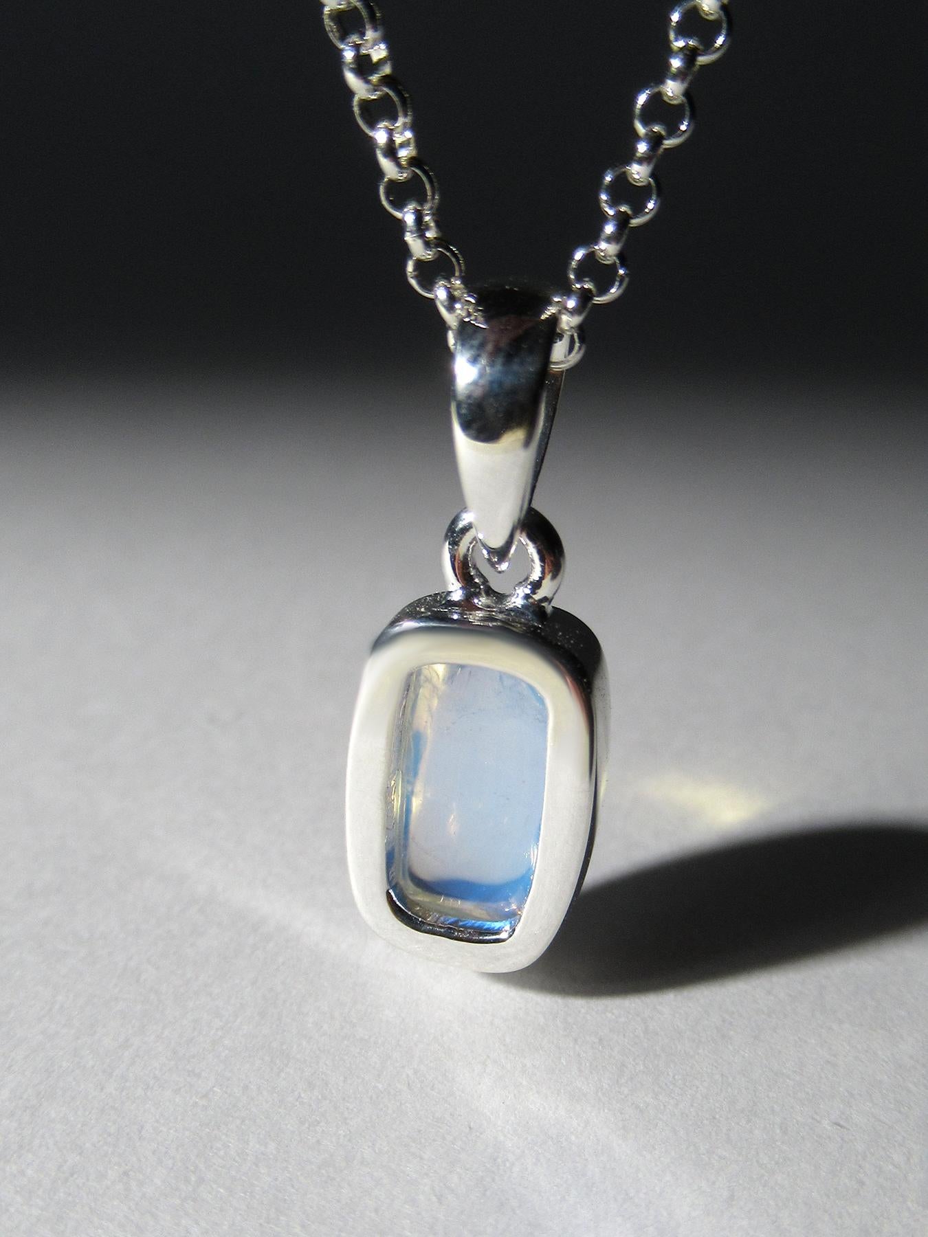 Collier de pierres de lune en argent Neuf - En vente à Berlin, DE