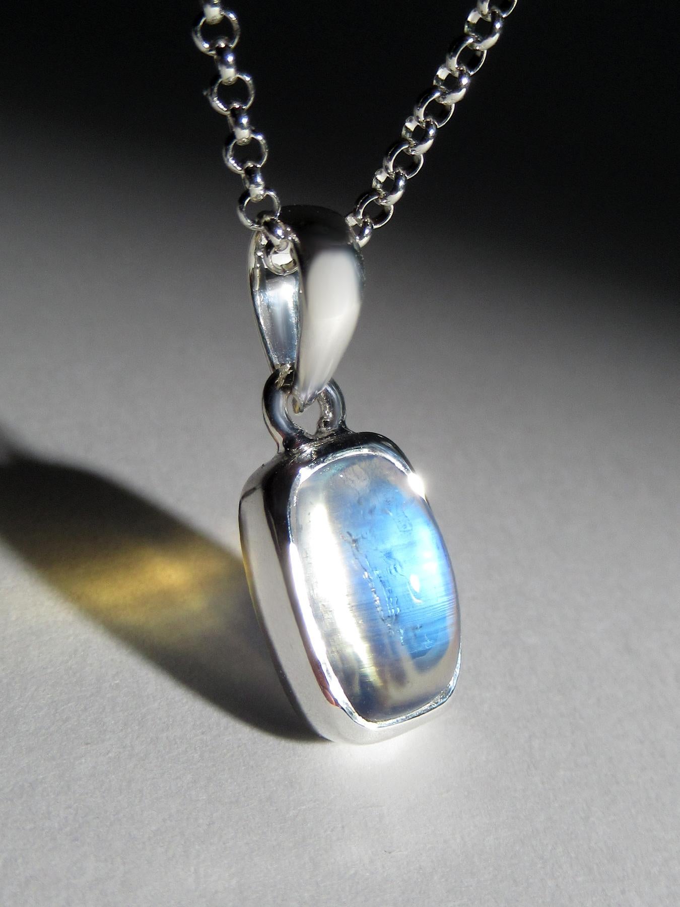Collier de pierres de lune en argent en vente 1