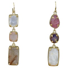Pendants d'oreilles asymétriques en or 18 carats, opale et tourmaline rose