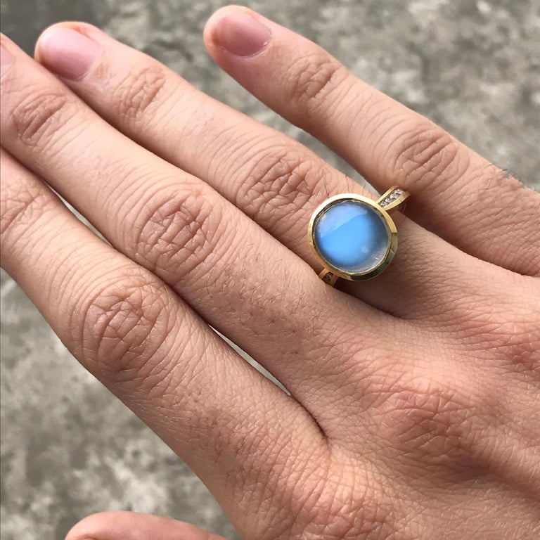 Moonstone Ring, Set with Diamonds in 18 Karat Yellow Gold For Sale at 1stDibs