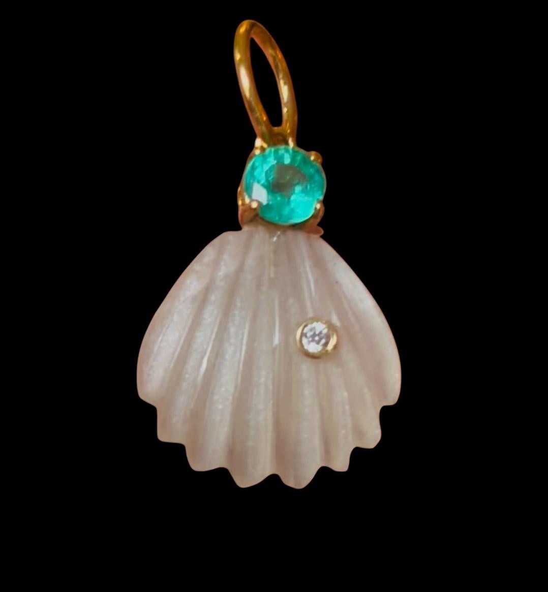 Colgante Concha de Piedra Lunar con Diamante y Esmeralda en venta 2