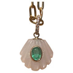 Ciondolo a forma di conchiglia con smeraldo e diamante, oro 14k
