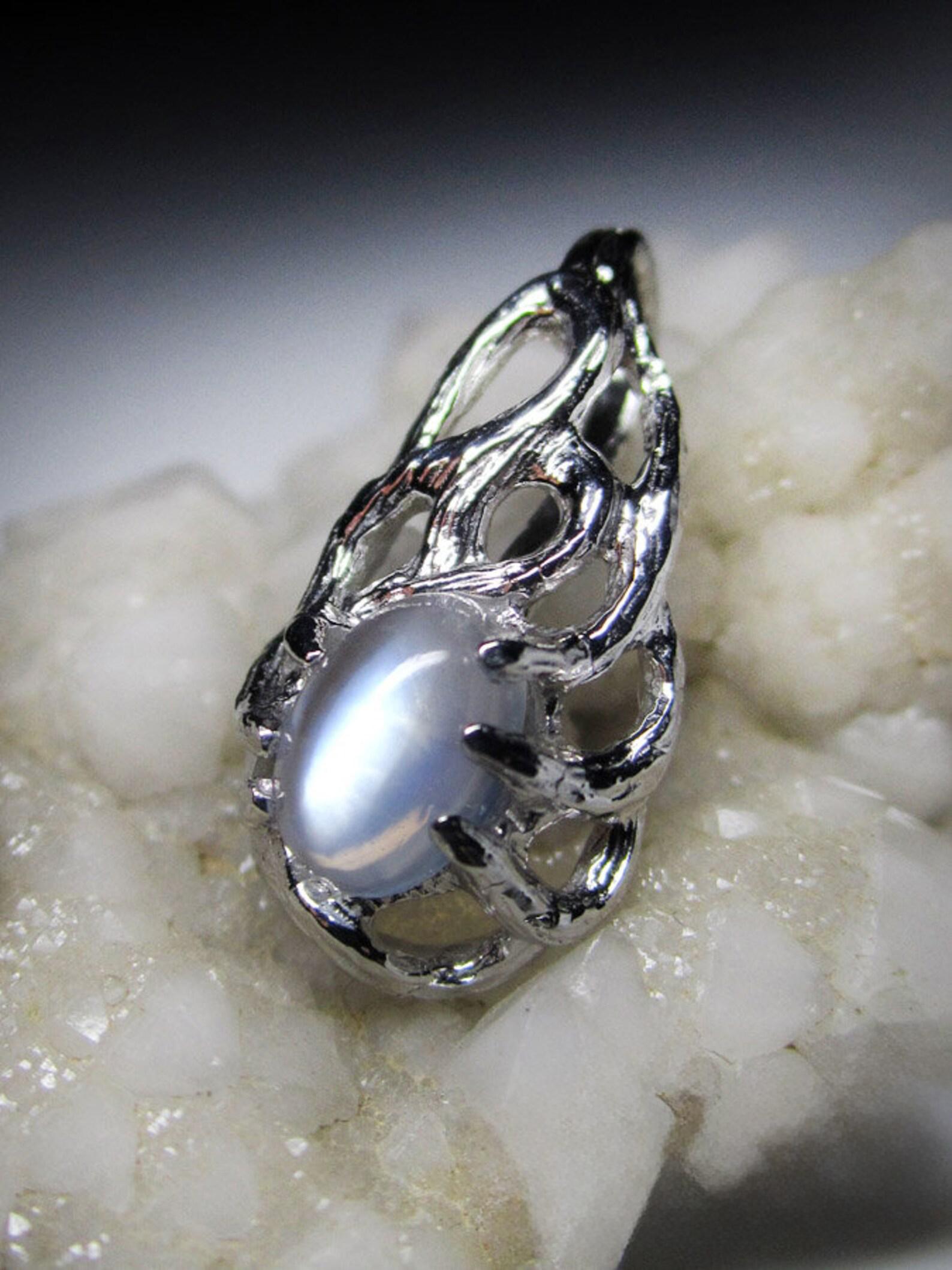 Collana in argento con pietra di luna Cabochon Regalo di qualità fine Gemma bluastra stile lotr in vendita 4
