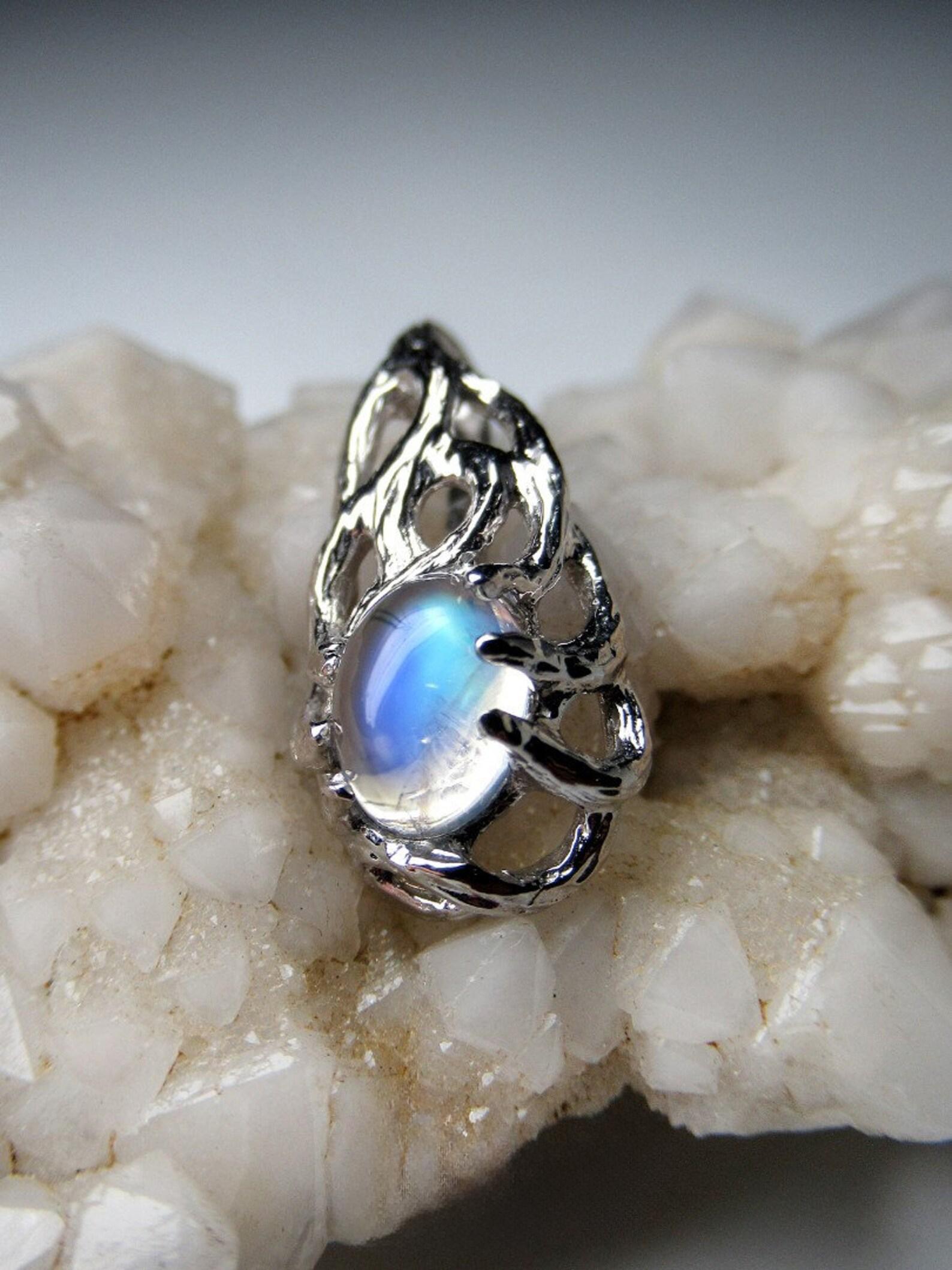 Taglio ovale Collana in argento con pietra di luna Cabochon Regalo di qualità fine Gemma bluastra stile lotr in vendita
