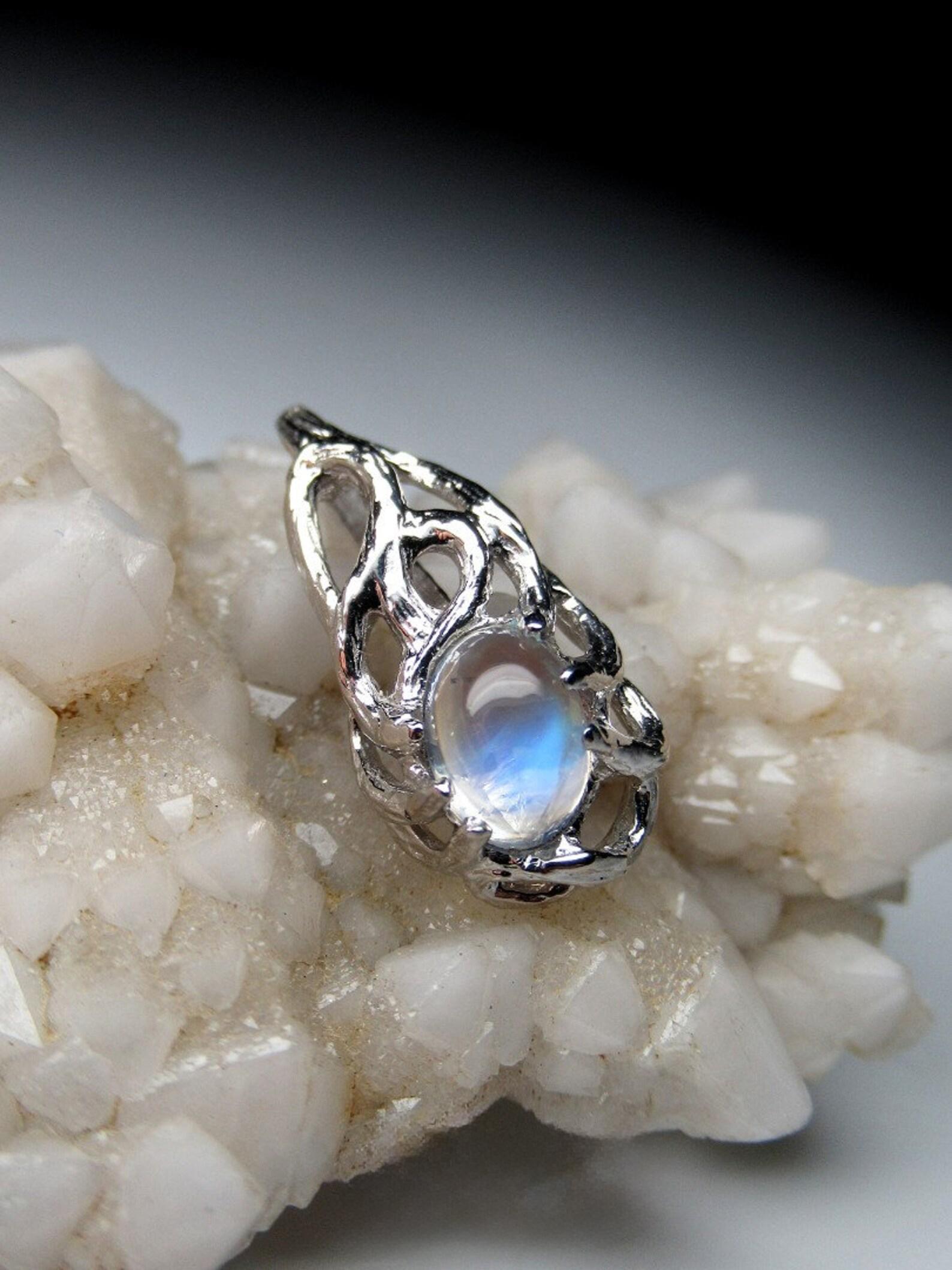 Collana in argento con pietra di luna Cabochon Regalo di qualità fine Gemma bluastra stile lotr in vendita 3