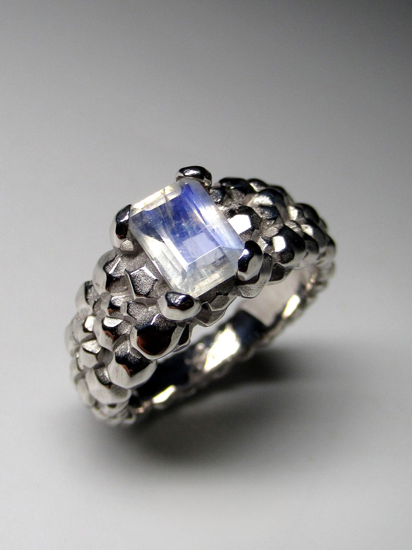 Anello d'argento con pietra di luna Blu Gemma naturale Gioielli unisex Regalo in stile LOTR in vendita 5