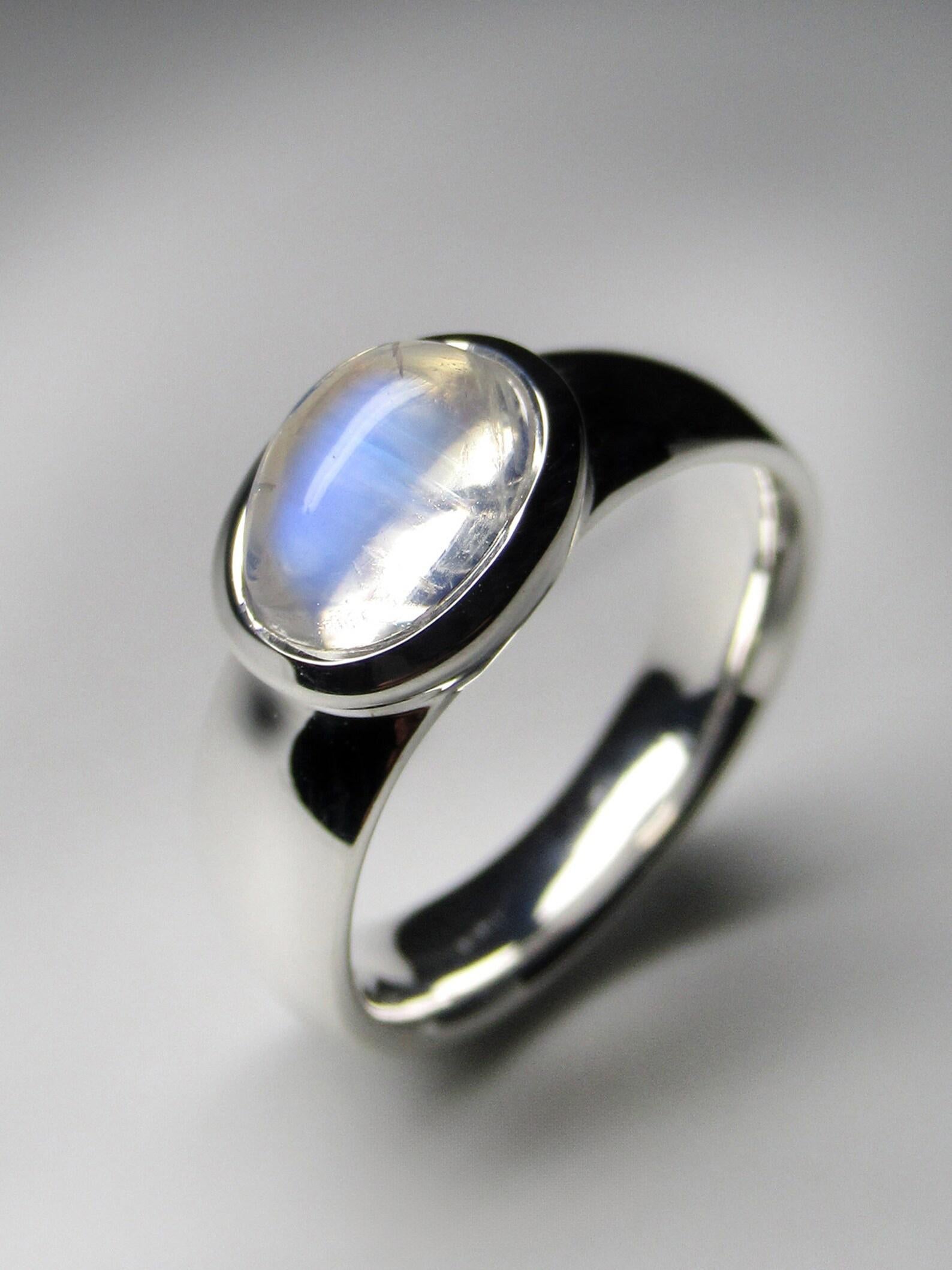 Cabochon Moonstone Silver Ring Blue Rainbow Adularia Gemstone Unisex Jewelry  For Sale