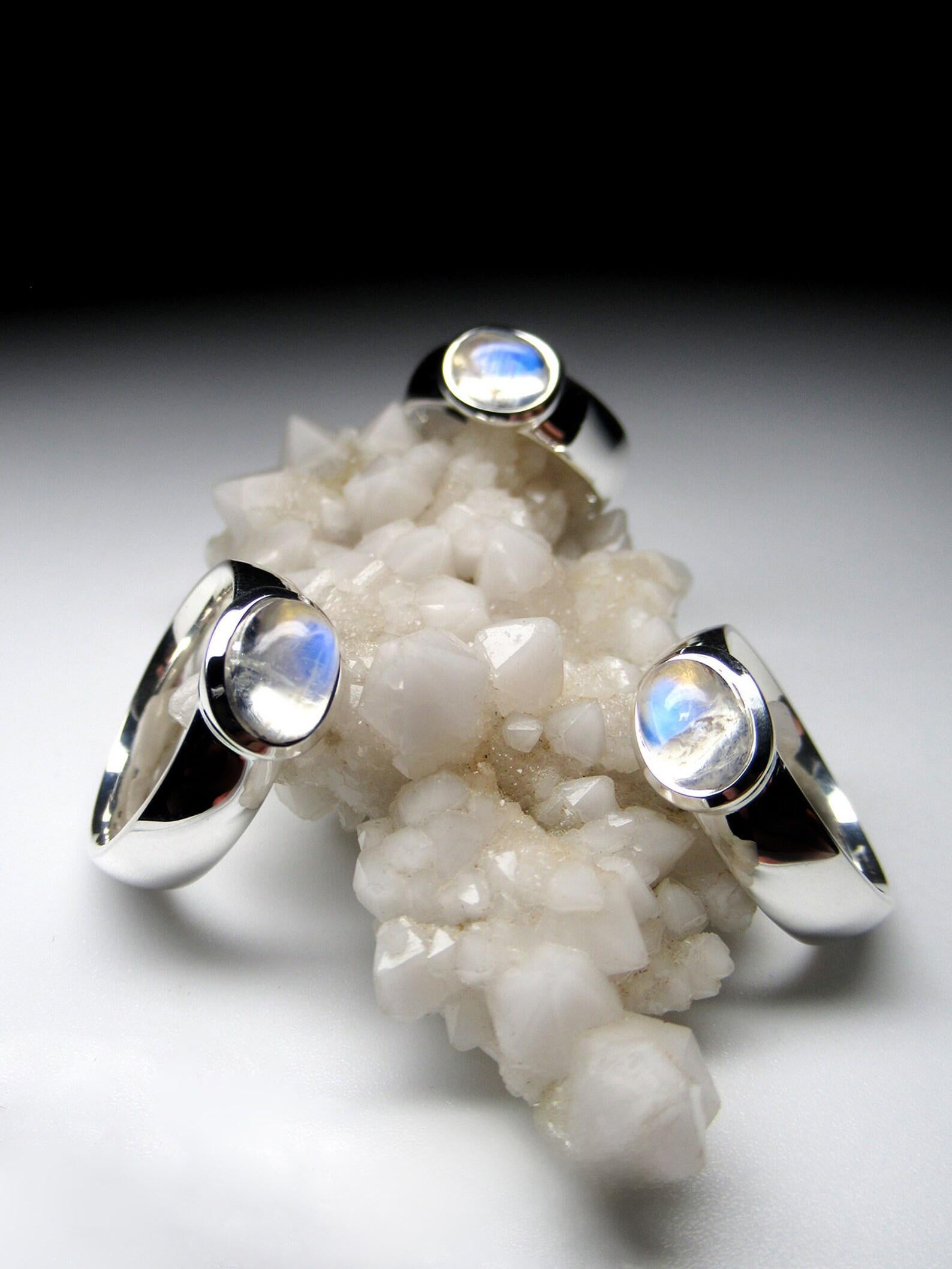 Moonstone Silver Ring Blue Rainbow Adularia Gemstone Unisex Jewelry  In New Condition For Sale In Berlin, DE