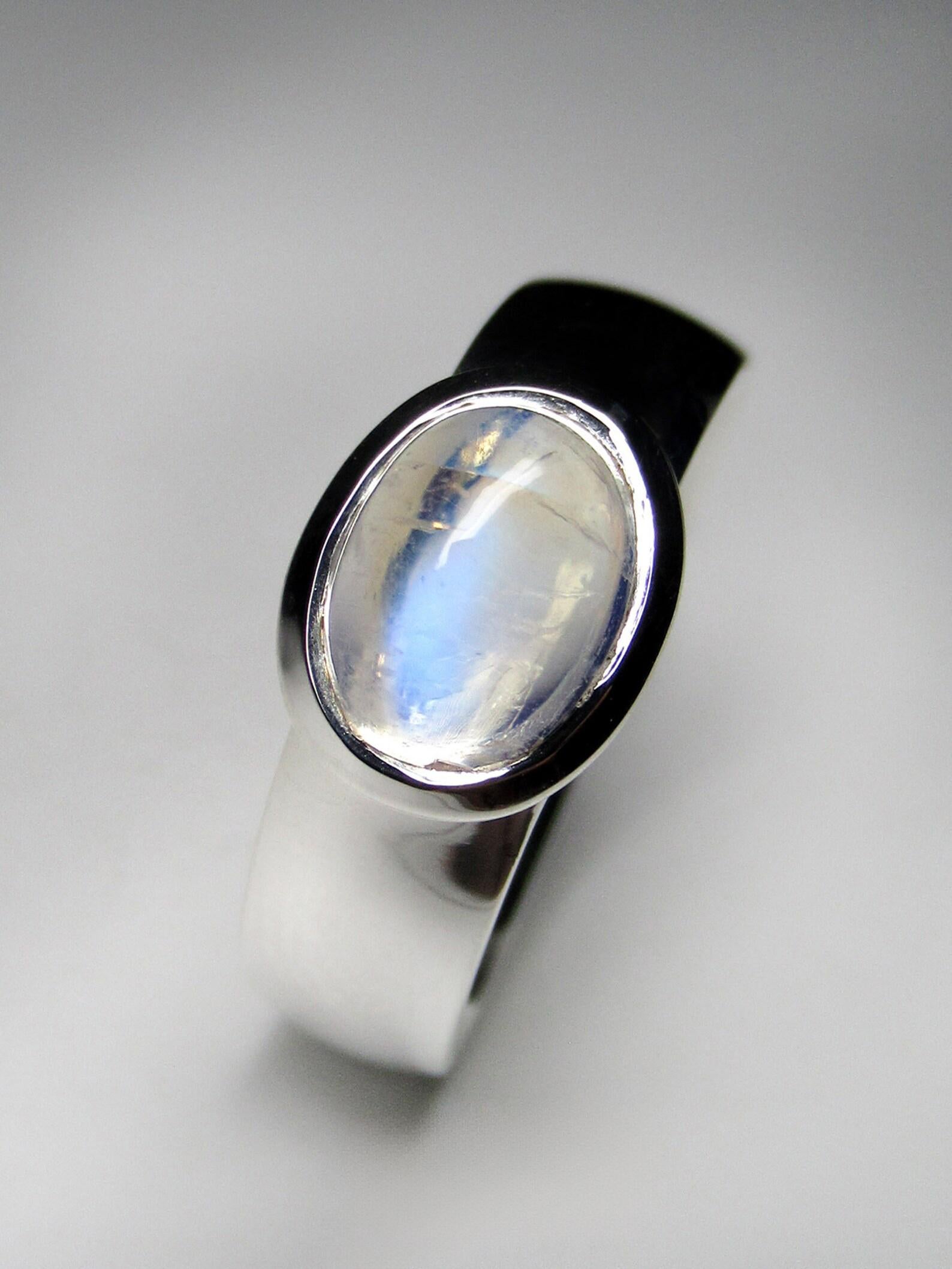 Moonstone Silver Ring Blue Rainbow Adularia Gemstone Unisex Jewelry  For Sale 4