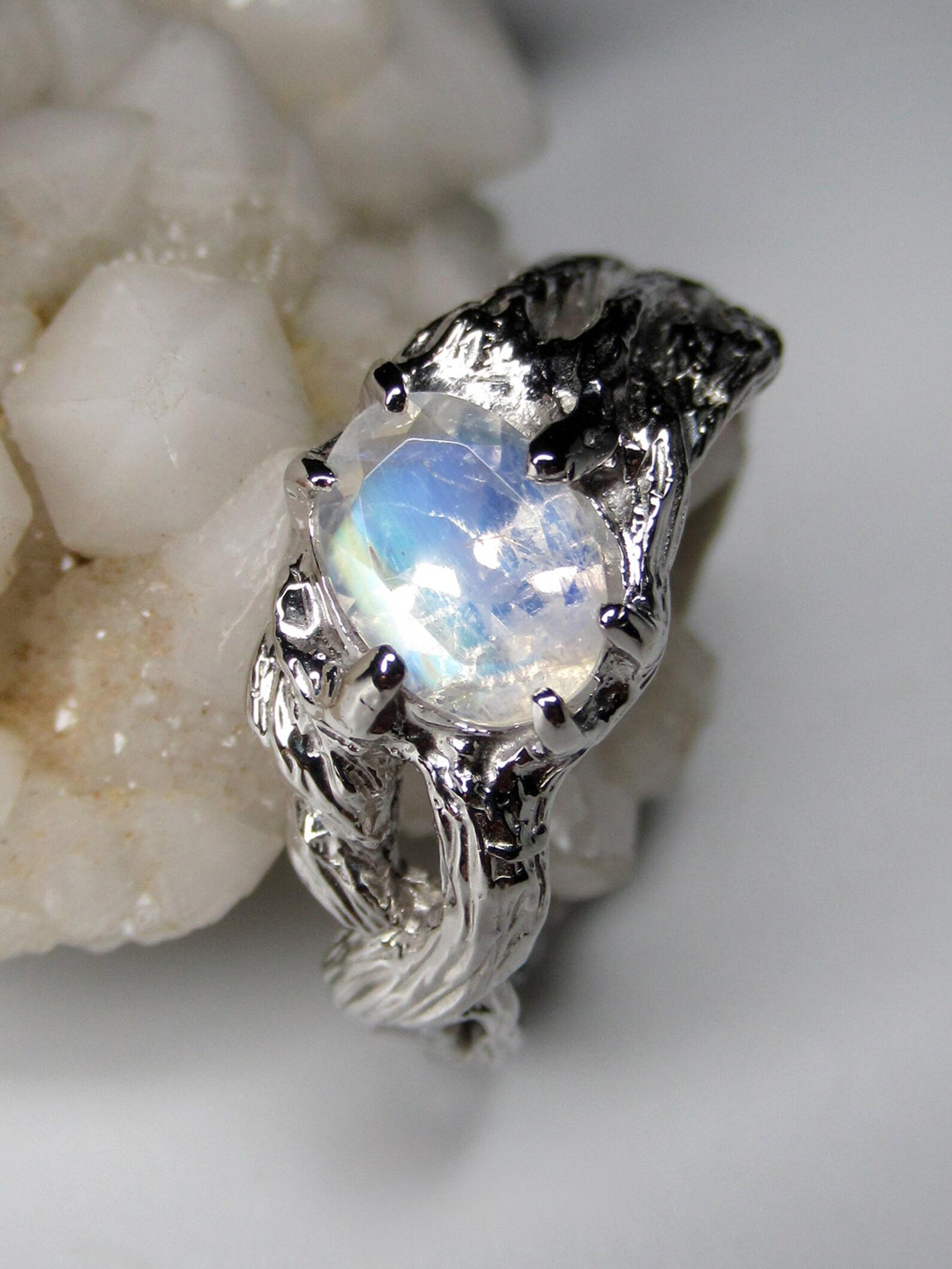 Moonstone Silver Ring Natural Gemstone Unisex Jewelry LOTR Style In New Condition For Sale In Berlin, DE