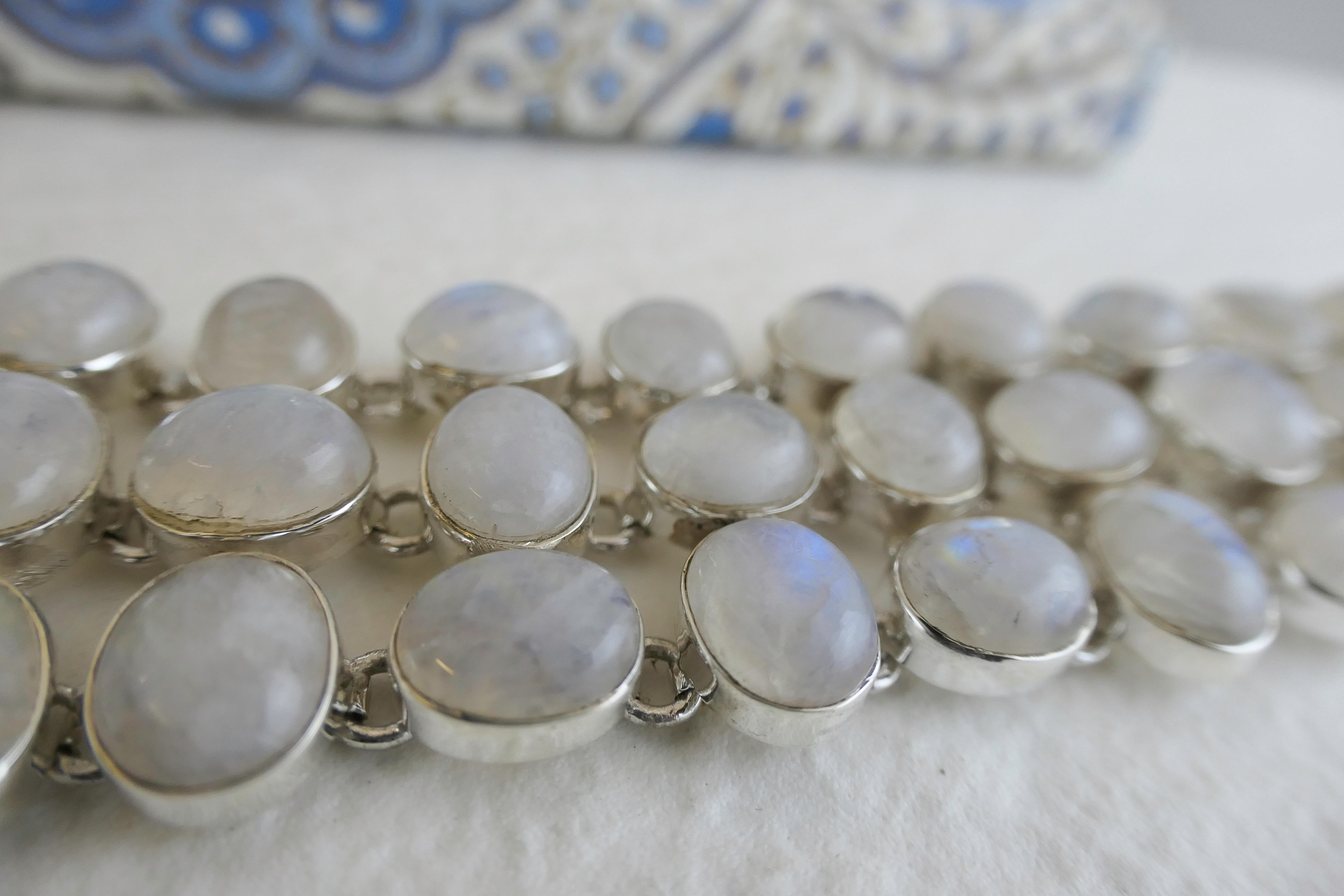 Bracciale in argento con pietra lunare in vendita 1