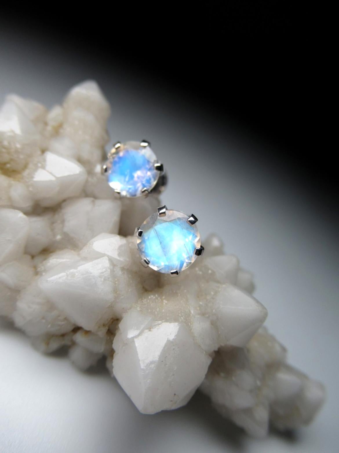 Moonstone White Gold Earrings Clear Round Cut Gem Unisex For Sale 5