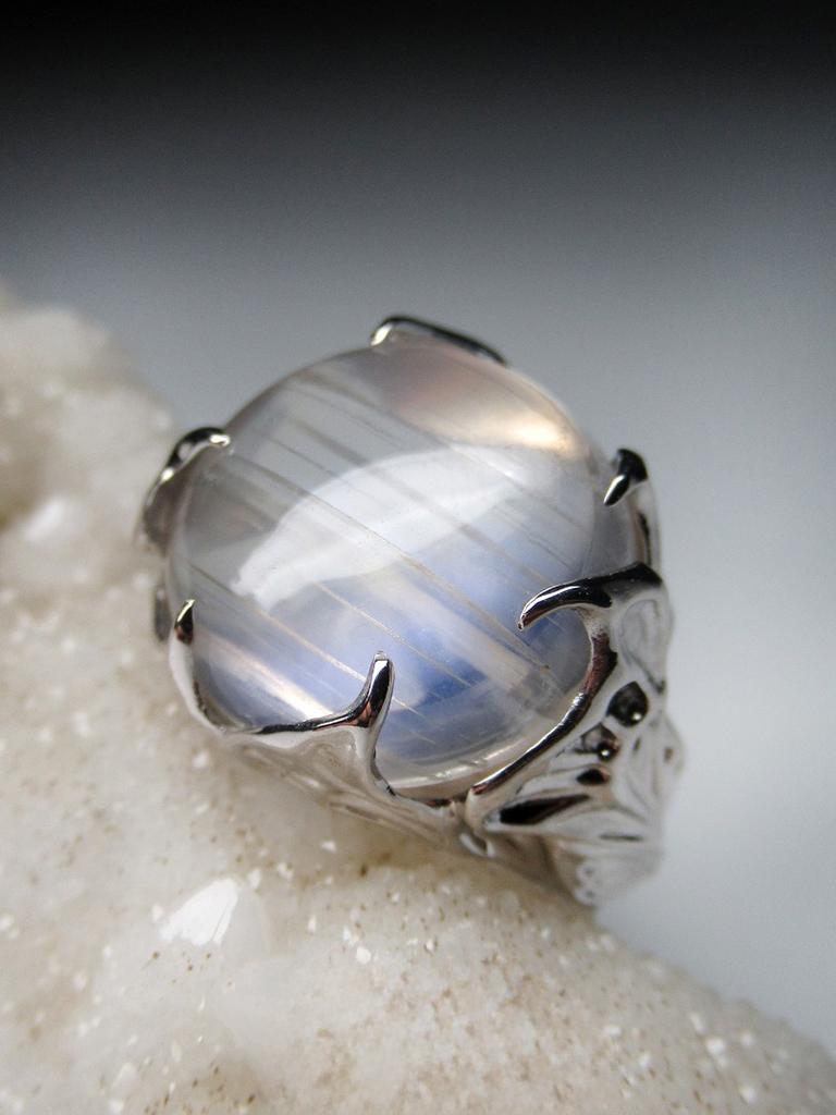 Moonstone white gold ring Adularia Herbarium flower inspired unisex  For Sale 2