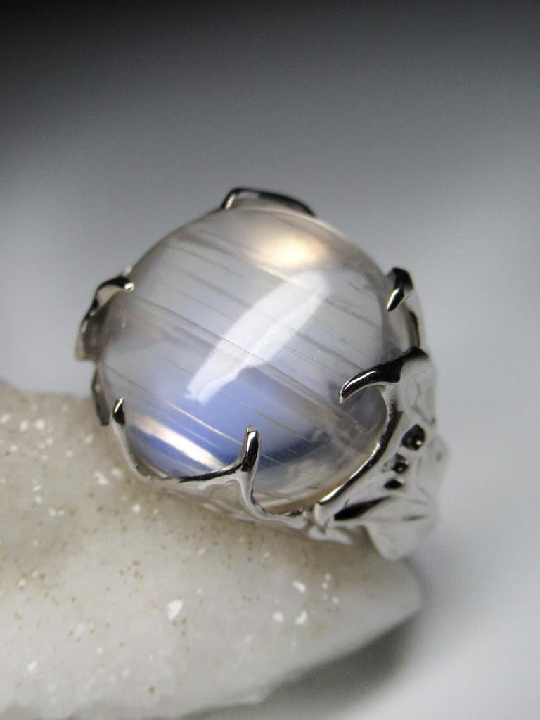 Moonstone white gold ring Adularia Herbarium flower inspired unisex  In New Condition For Sale In Berlin, DE