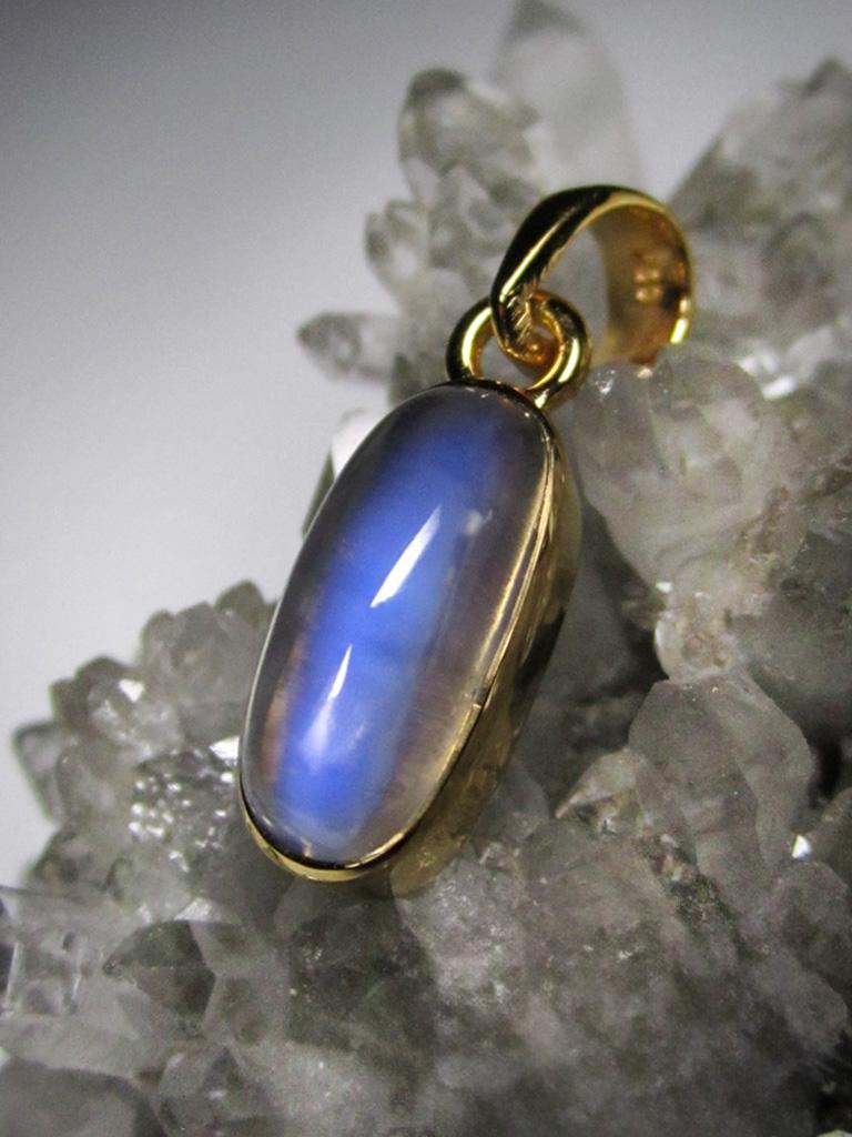 Ciondolo in oro giallo Moonstone Cabochon Gemstone Unisex in vendita 8