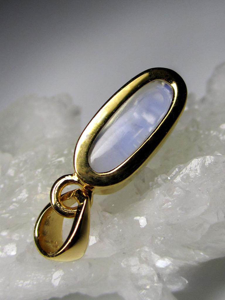 Ciondolo in oro giallo Moonstone Cabochon Gemstone Unisex in vendita 12