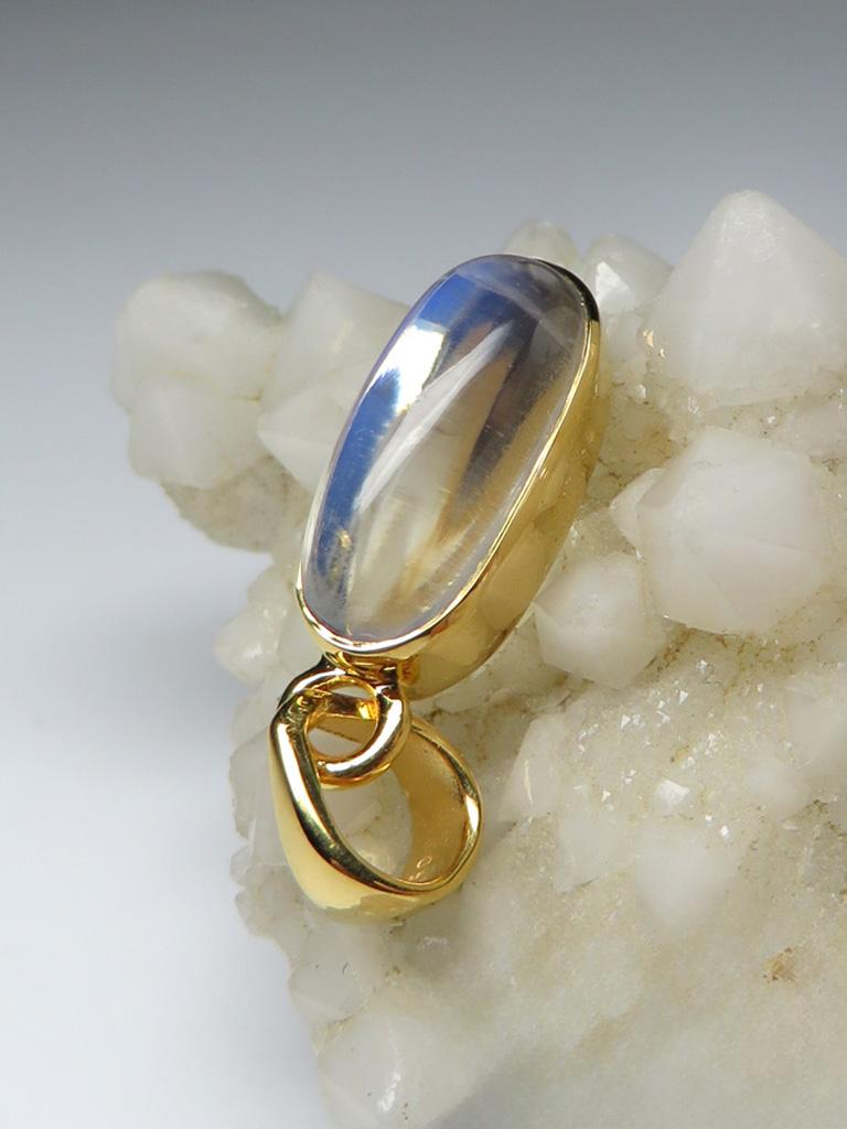 Ciondolo in oro giallo Moonstone Cabochon Gemstone Unisex in vendita 2