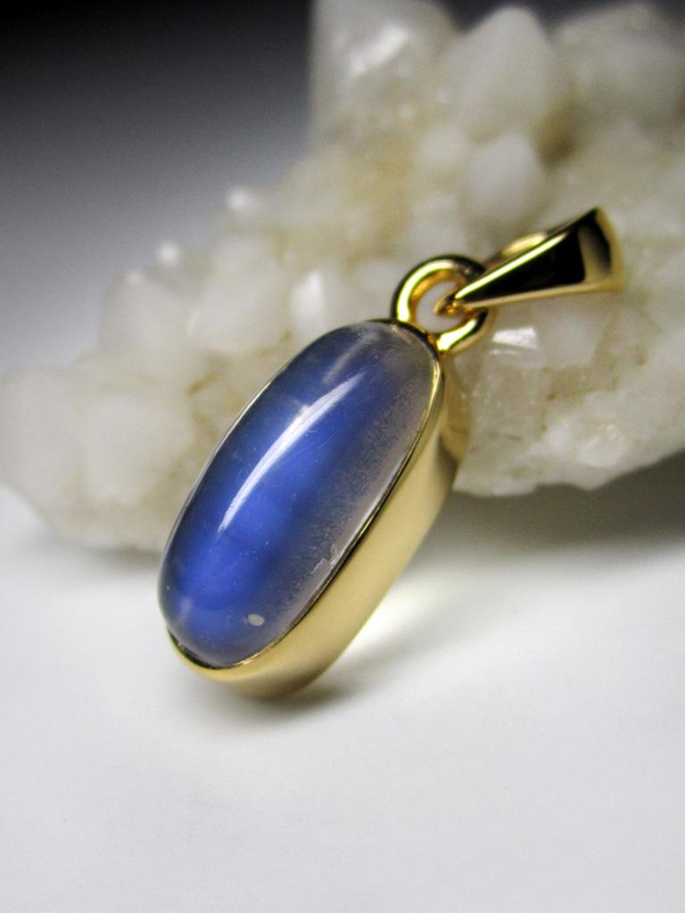 Ciondolo in oro giallo Moonstone Cabochon Gemstone Unisex in vendita 4