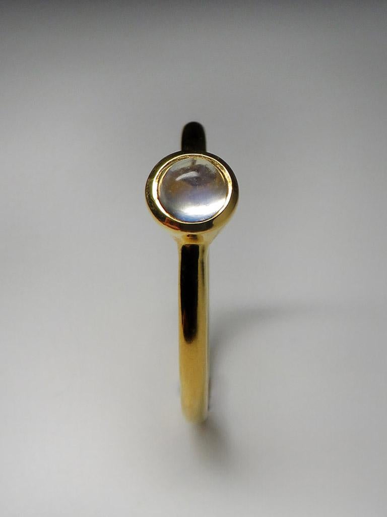 Piedra Lunar Anillo Oro Amarillo Informe Gema Cabujón Redondo LGBTQ Compromiso Minimalismo en venta 7